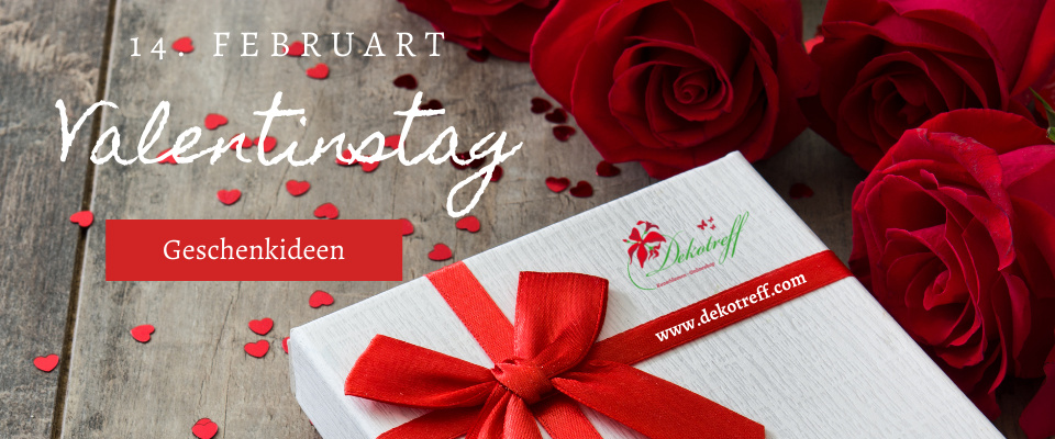 Geschenk zum Valentinstag mit künstlichen Rosen rot und Herzen rot von Dekotreff Kunstblumen Onlineshop