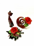 Rosenblüte bordeaux in gedrehter Keramik
