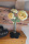 Blumen Schieferplatte mit Reagenzglas