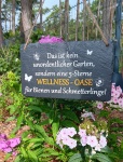 Gartenschilder mit Sprüchen - unordentlicher Garten - Wellness Oase